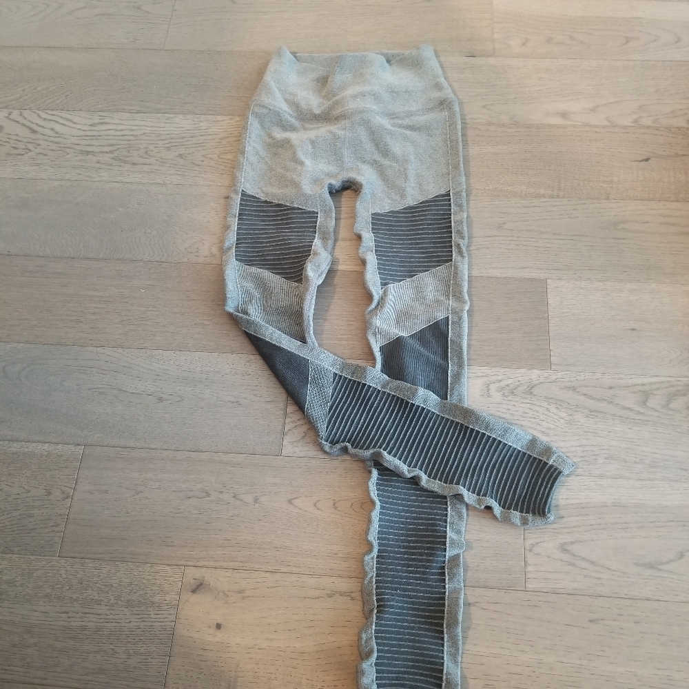 Alo Yoga High Waist Moto Legging GRAY